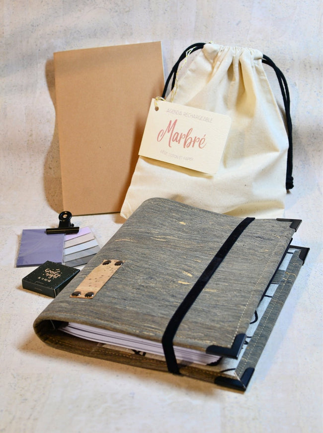 Organiseur A5 en liège Bois marbré et lignes - Agenda 2025 - Les jours souples