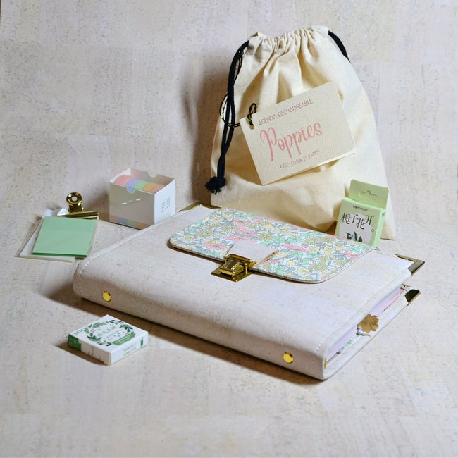 Organiseur agenda A5 en liège blanc et Liberty Poppie Pastel + poche zippée. - Les jours souples