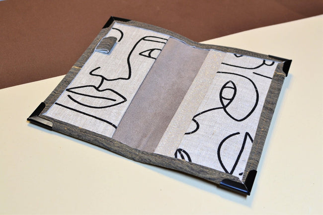 Porte chéquier en liège bois marbré & lignes visages - à graver - Shirley Chiche planner