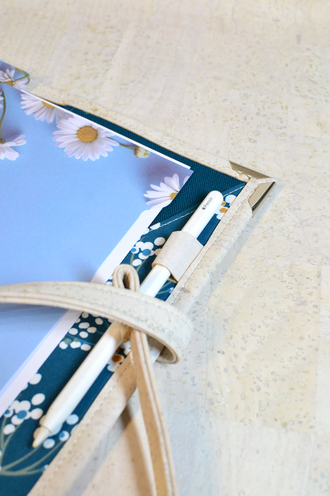 Agenda rechargeable pour femme en liège Blanc Craie & bleu + porte stylos