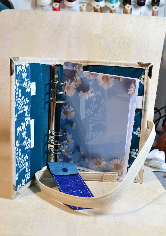 Agenda rechargeable pour femme en liège Blanc Craie & bleu + porte stylos