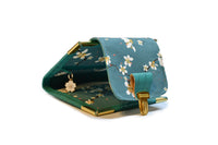 Portefeuille en liège turquoise – Élégance florale et artisanat unique