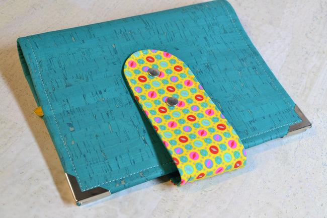 Organiseur A5 rechargeable en cuir de Liège bleu turquise et coton petit pan biles jaunes – agenda fait main 2026 émotionnel pour femme qui aime écrire, Agenda 2025 2026 "Accueillir" - Les jours souples