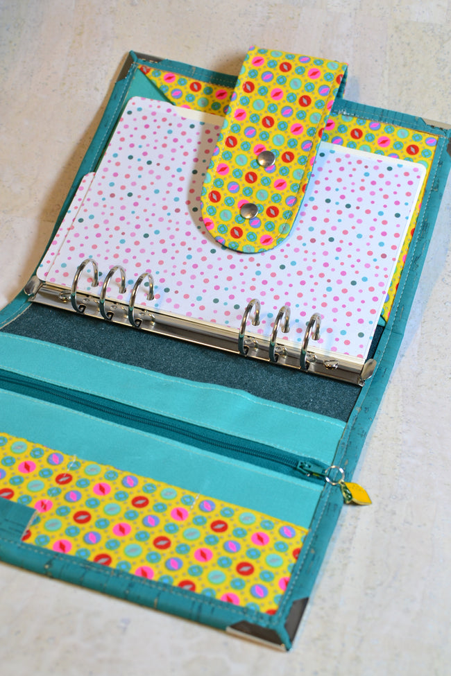 Organiseur A5 rechargeable en cuir de Liège bleu turquise et coton petit pan biles jaunes – agenda fait main 2026 émotionnel pour femme qui aime écrire, Agenda 2025 2026 "Accueillir" - Les jours souples