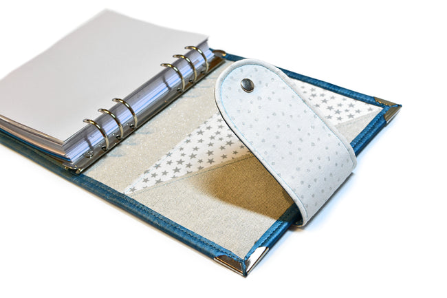 Organiseur 2026 en liège bleu nacré et étoiles argent