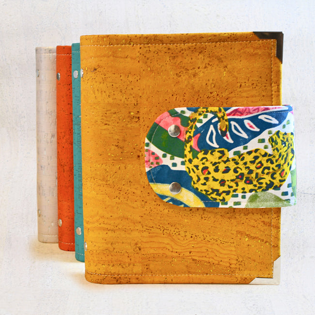 J’ai besoin de… Ressentir ! Organiseur A5 en liège jaune ocre – Modèle unique fait main