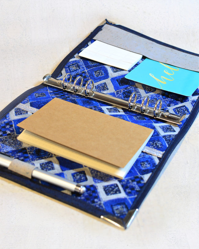 agenda A5 fait main pour femme en liège bleu marine et argent pour agenda 2026 ou fiches de révision étudiant