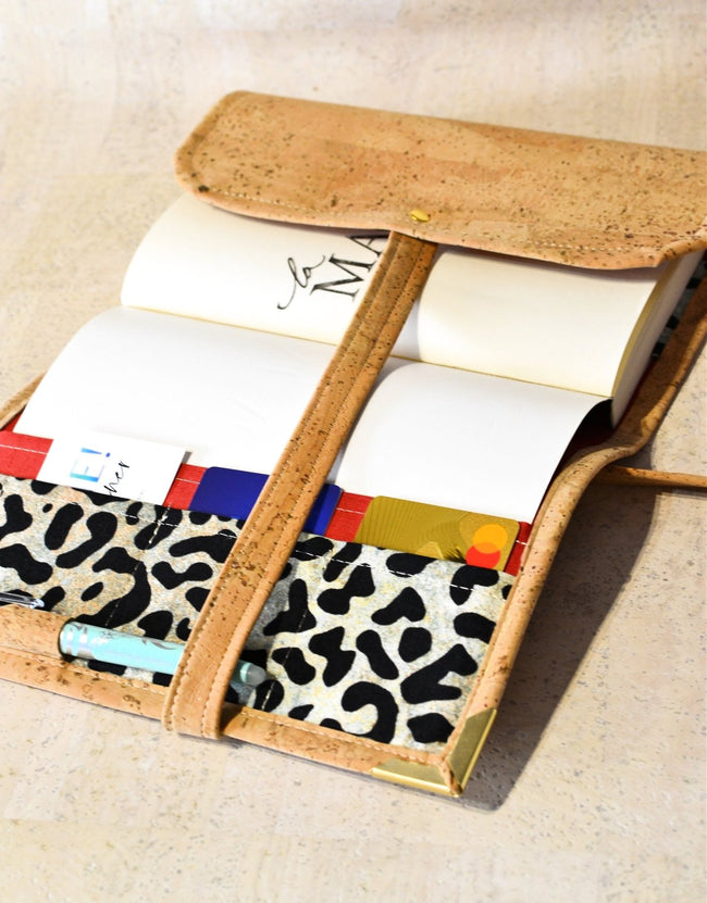 Couverture artisanale en liège végétal naturel - pour carnet, agenda, livre A5/A5+ - Les jours souples