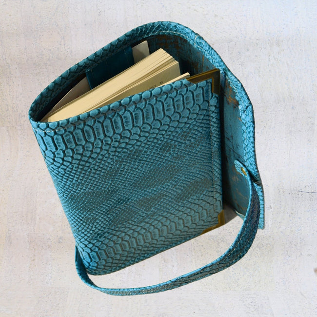 Merveilleuse, couverture pour carnet, agenda et livre A5/A5+ en simili cuir dragon bleu turquoise émeraude - Les jours souples