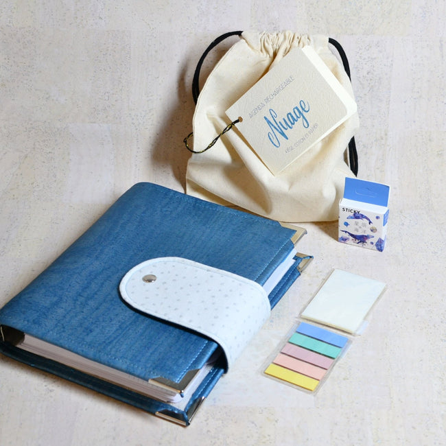 Organiseur A5 en liège bleu nacré et étoiles argent - Les jours souples