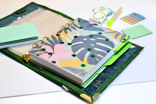 Organiseur A5 Paon sur liège vert vif - Pack agenda 2025 - Shirley Chiche planner