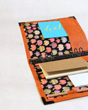 Organiseur en liège A5 Les Essentiels "Pomme Orange" - fiches de révision ou agenda - Les jours souples