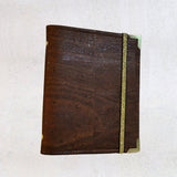 Agenda fait main pour femme marron et crème, Organiseur en liège A5 en liège marron, Les Essentiels pour fiches de révision ou agenda 2026 - Shirley chiche Les jours souples