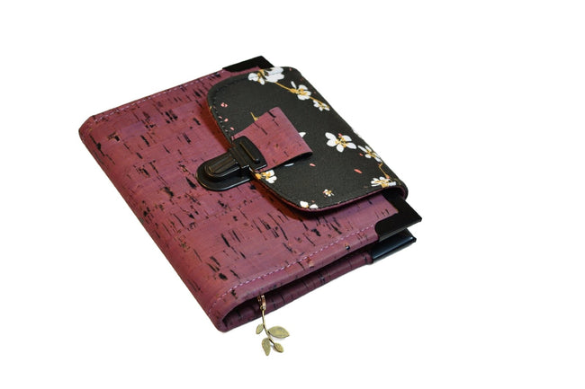 Portefeuille en liège prune et tissu japonais – Élégance et durabilité - Shirley Chiche planner