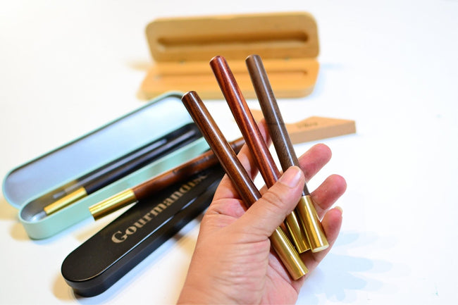 Stylo à bille en bois avec gravure personnalisée - Shirley Chiche planner